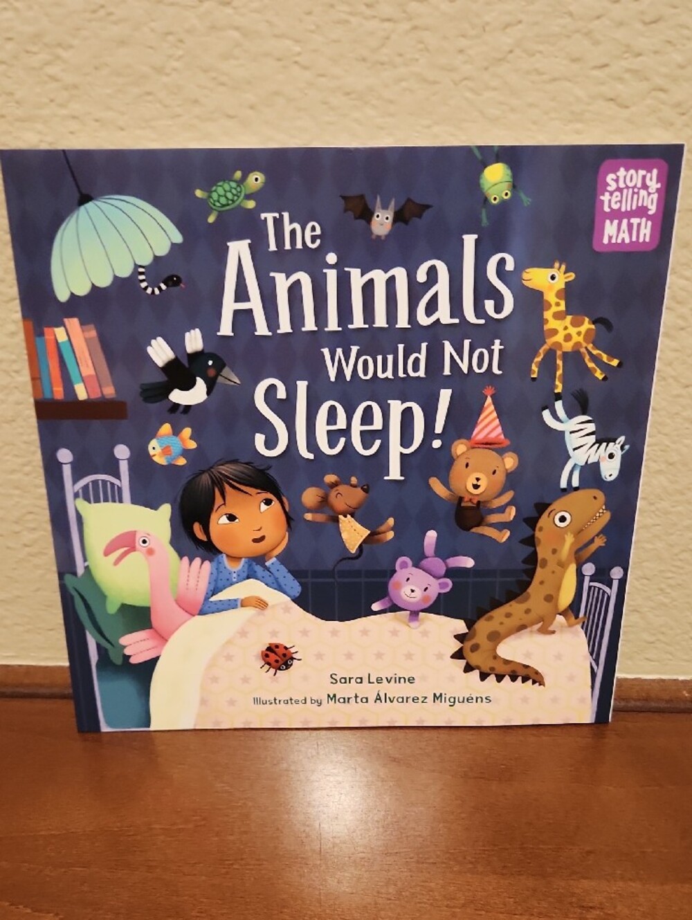 Animal Book Bundle: 3 Books - Picture 5 of 10
